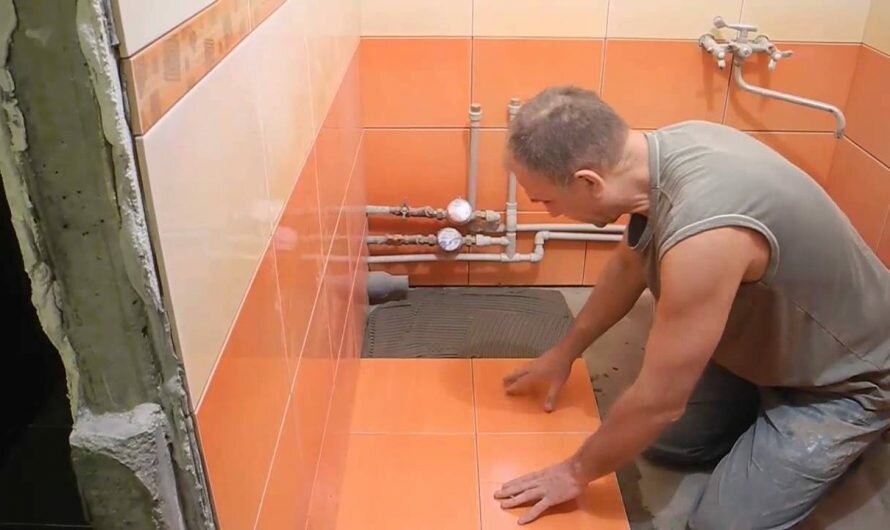 Как выложить плитку на пол в ванной своими руками: видео монтажа, как уложить плитку на пол в ванной